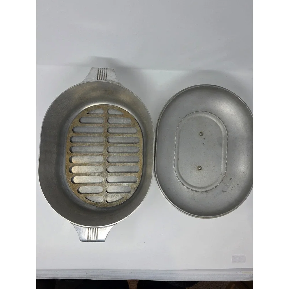 Vintage WagnerWare Magnalite 4265-P cast aluminum oval roaster - Complete